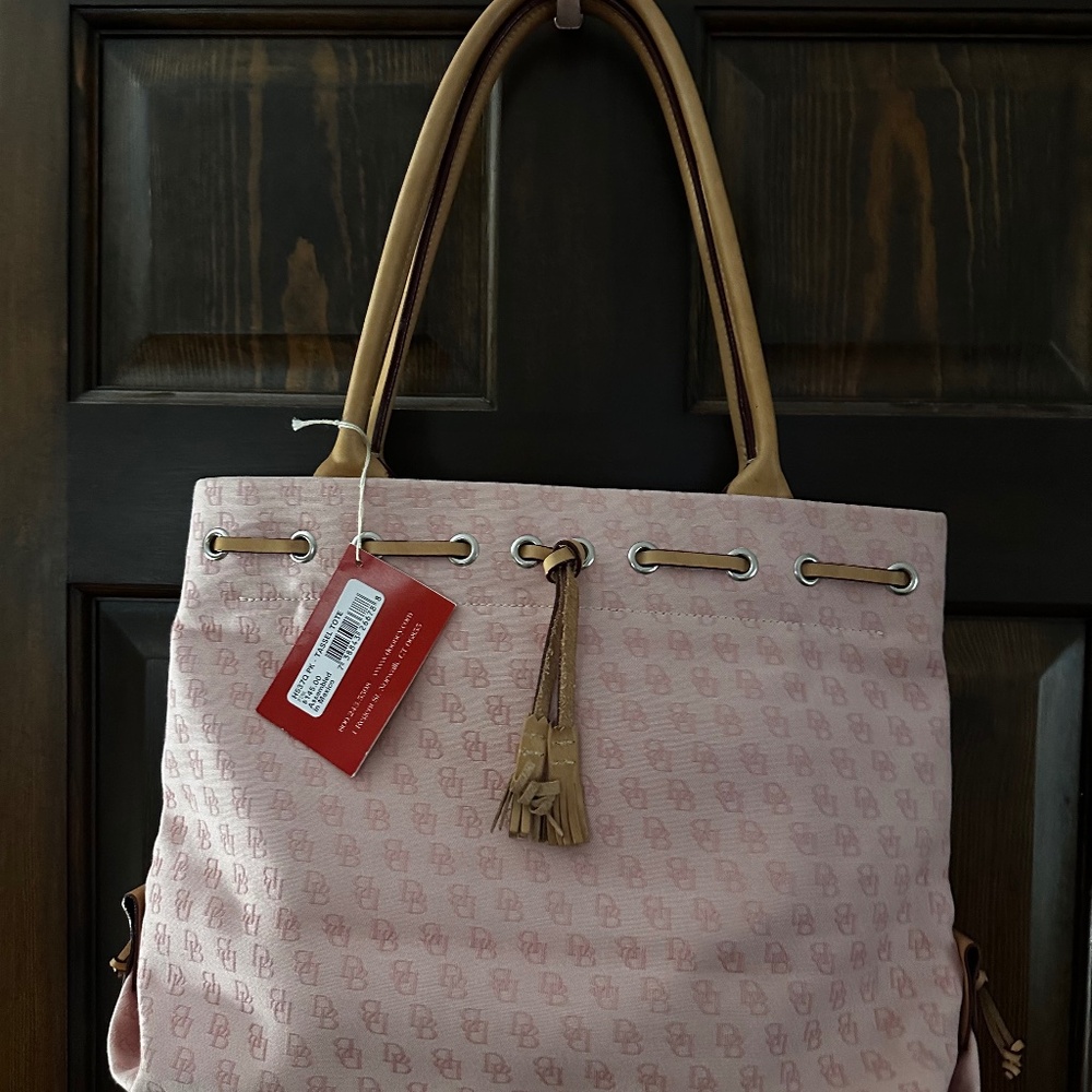 Dooney & Bourke NWT tassel Tote H537Q Pink